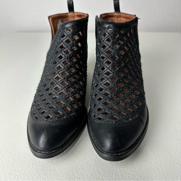 Jeffrey Campbell Black Suede Taggart Eyelet Booties Size 6 - Picture 2 of 7